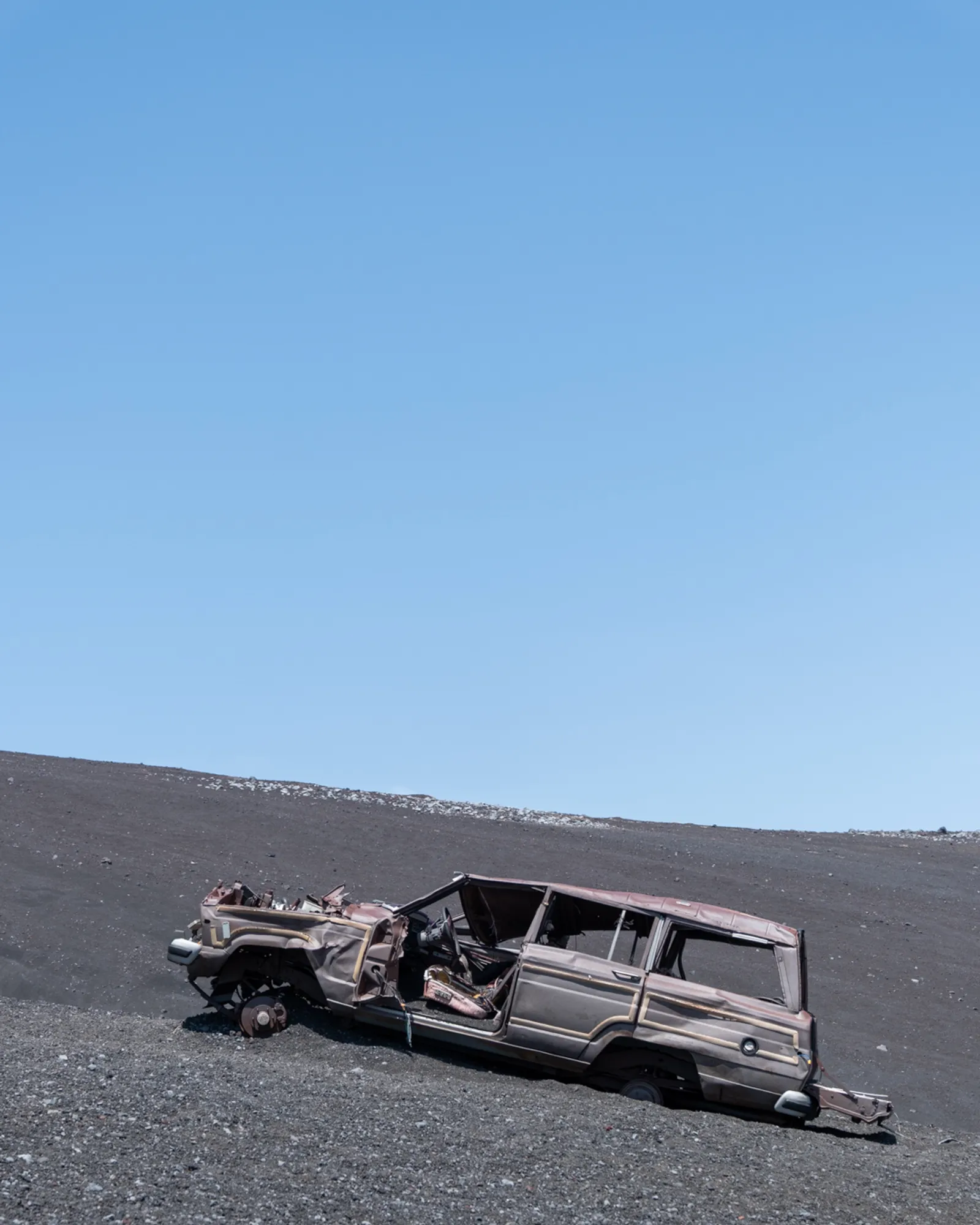 Mt Fuji's abandoned Jeep