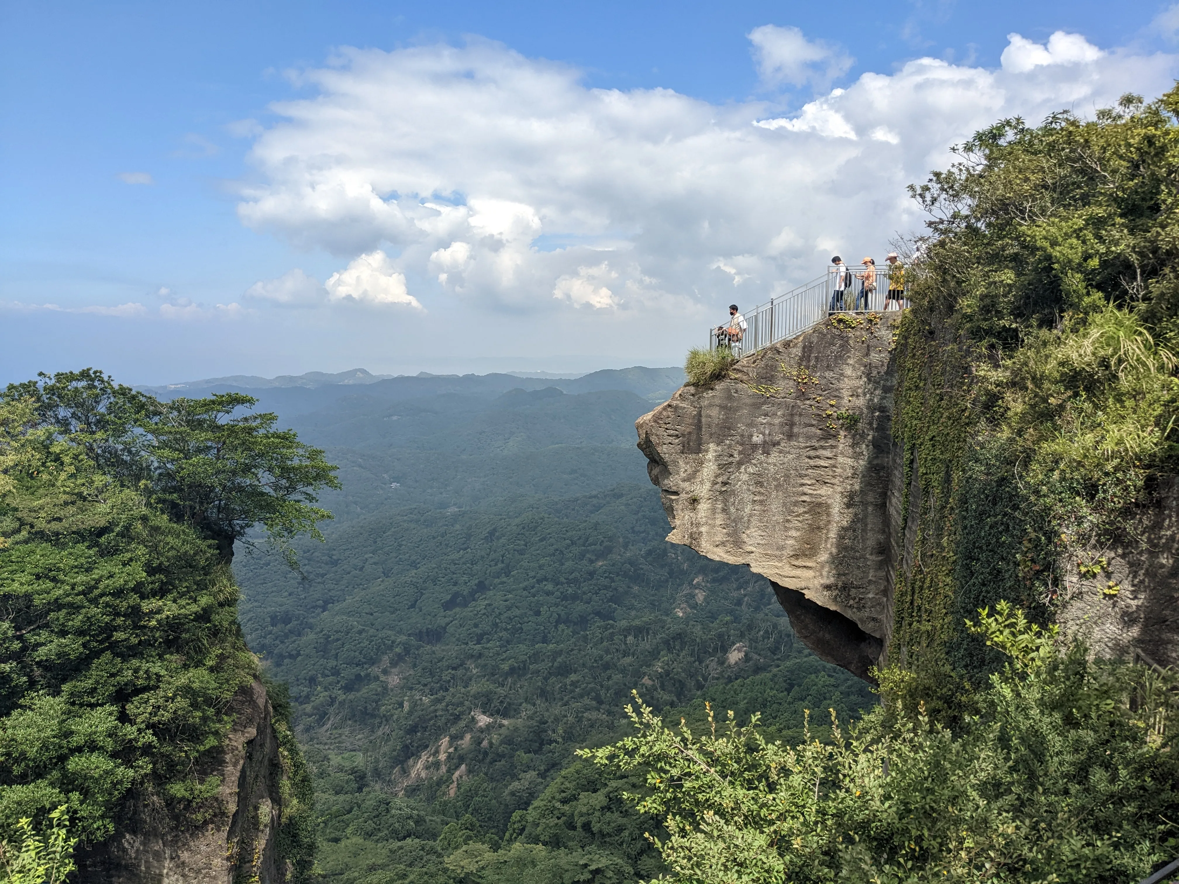 The lookout is a big protruding rock, but luckily there's guardrails.